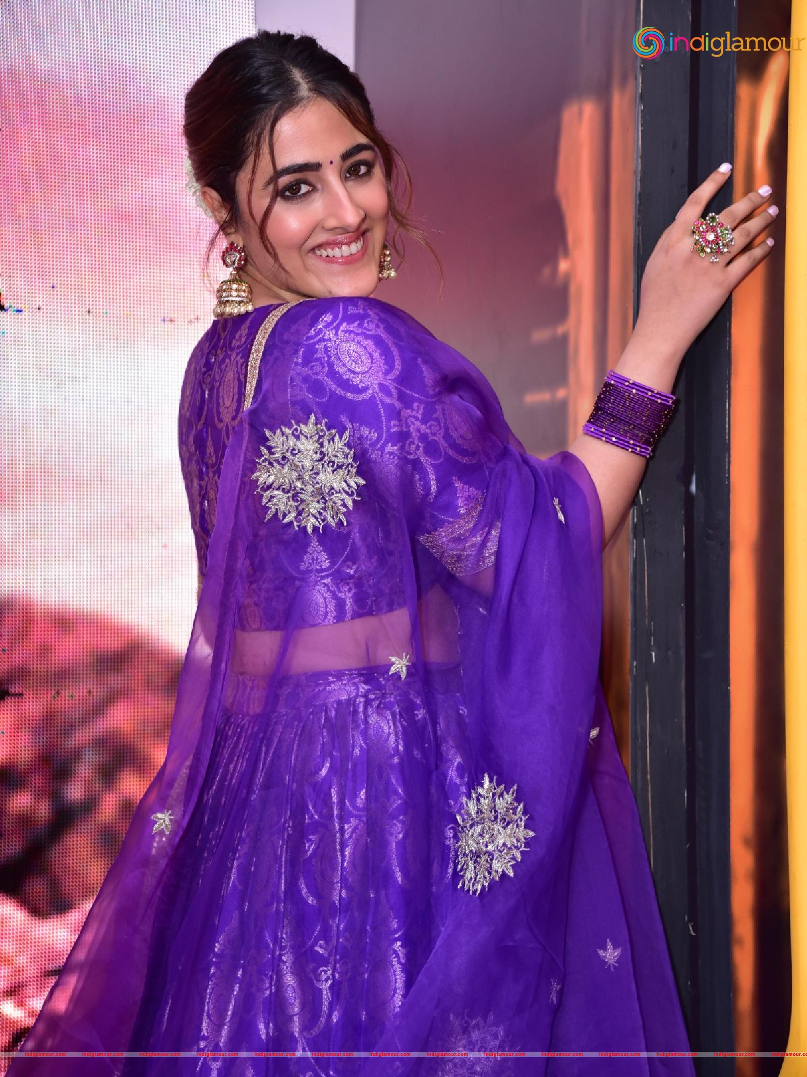 Nupur Sanon Actress hd photo