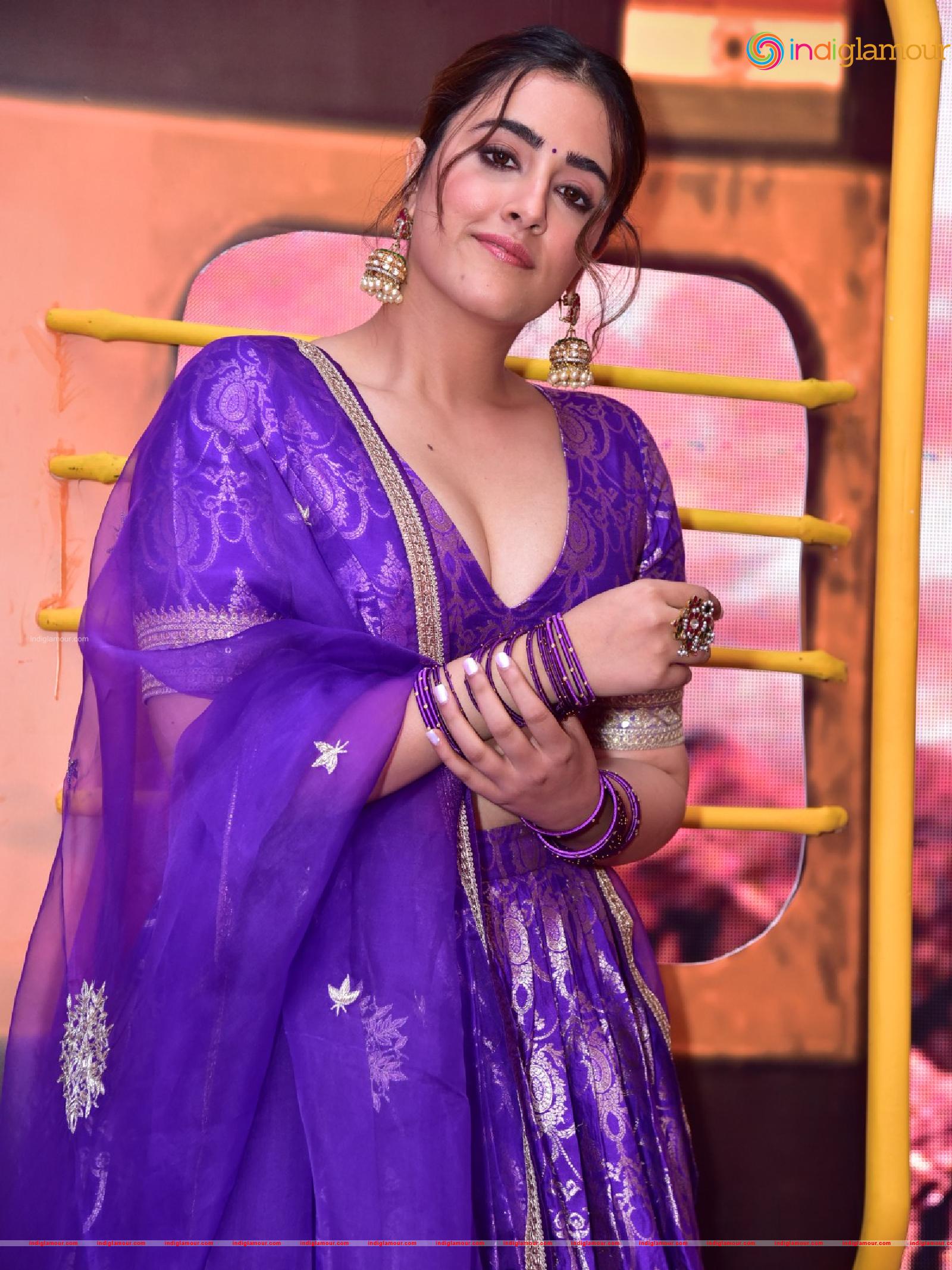Nupur Sanon Actress hd photo