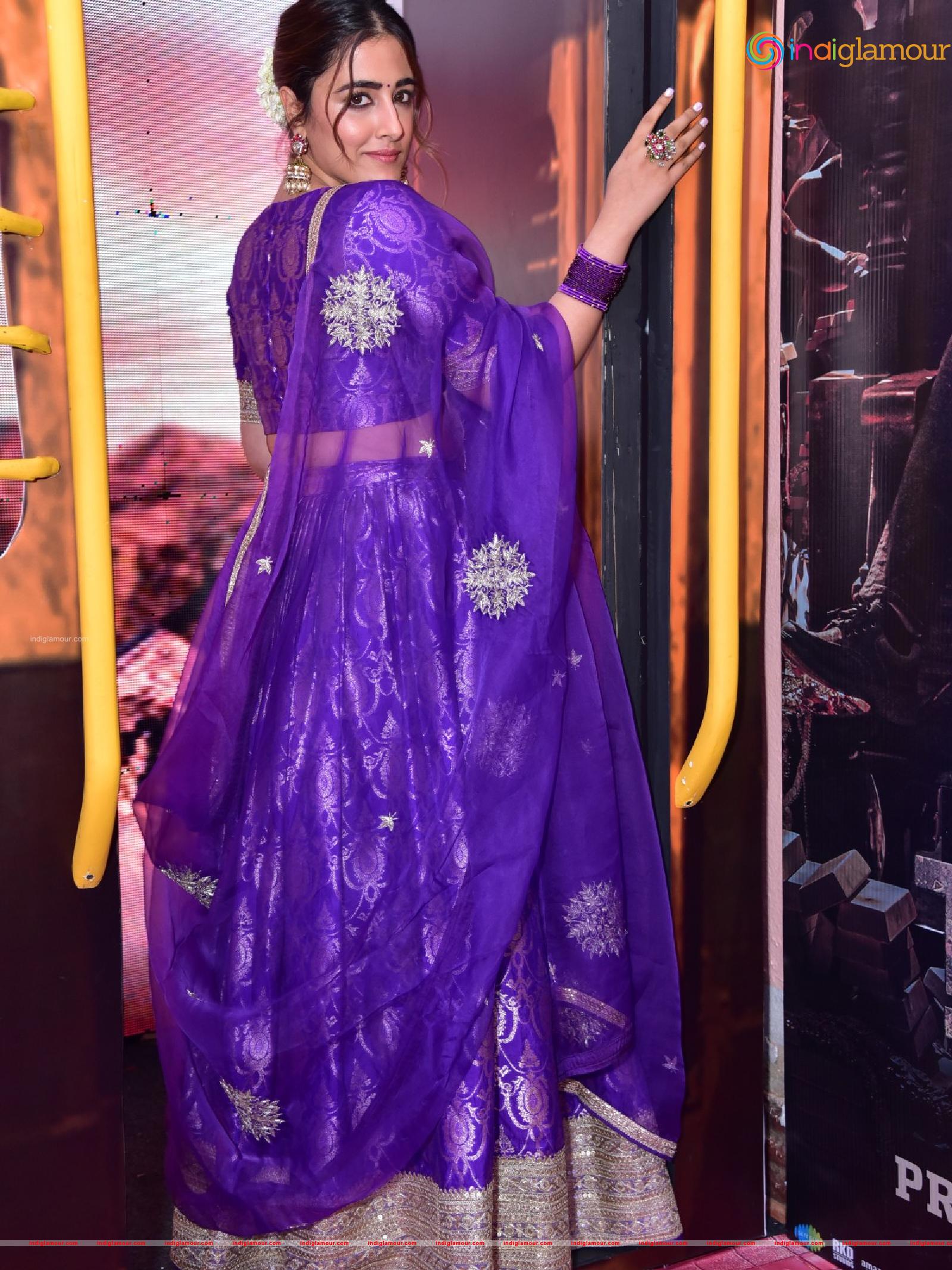 Nupur Sanon Actress hd photo