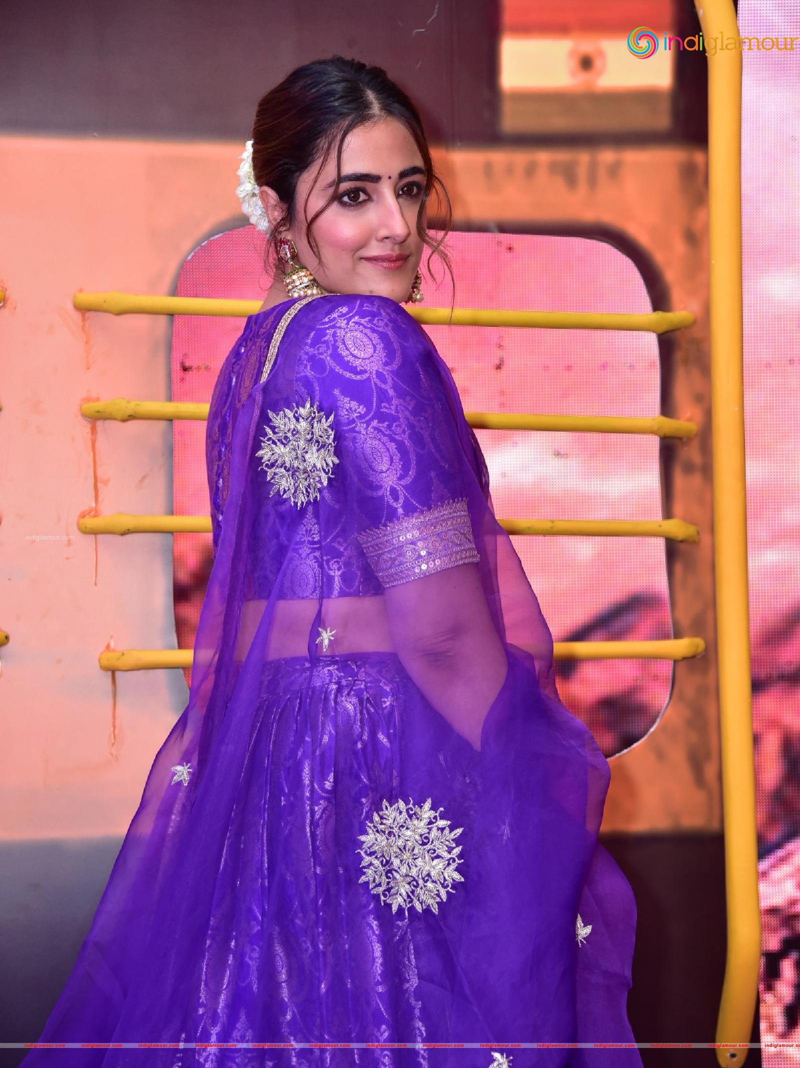 Nupur Sanon Actress hd photo