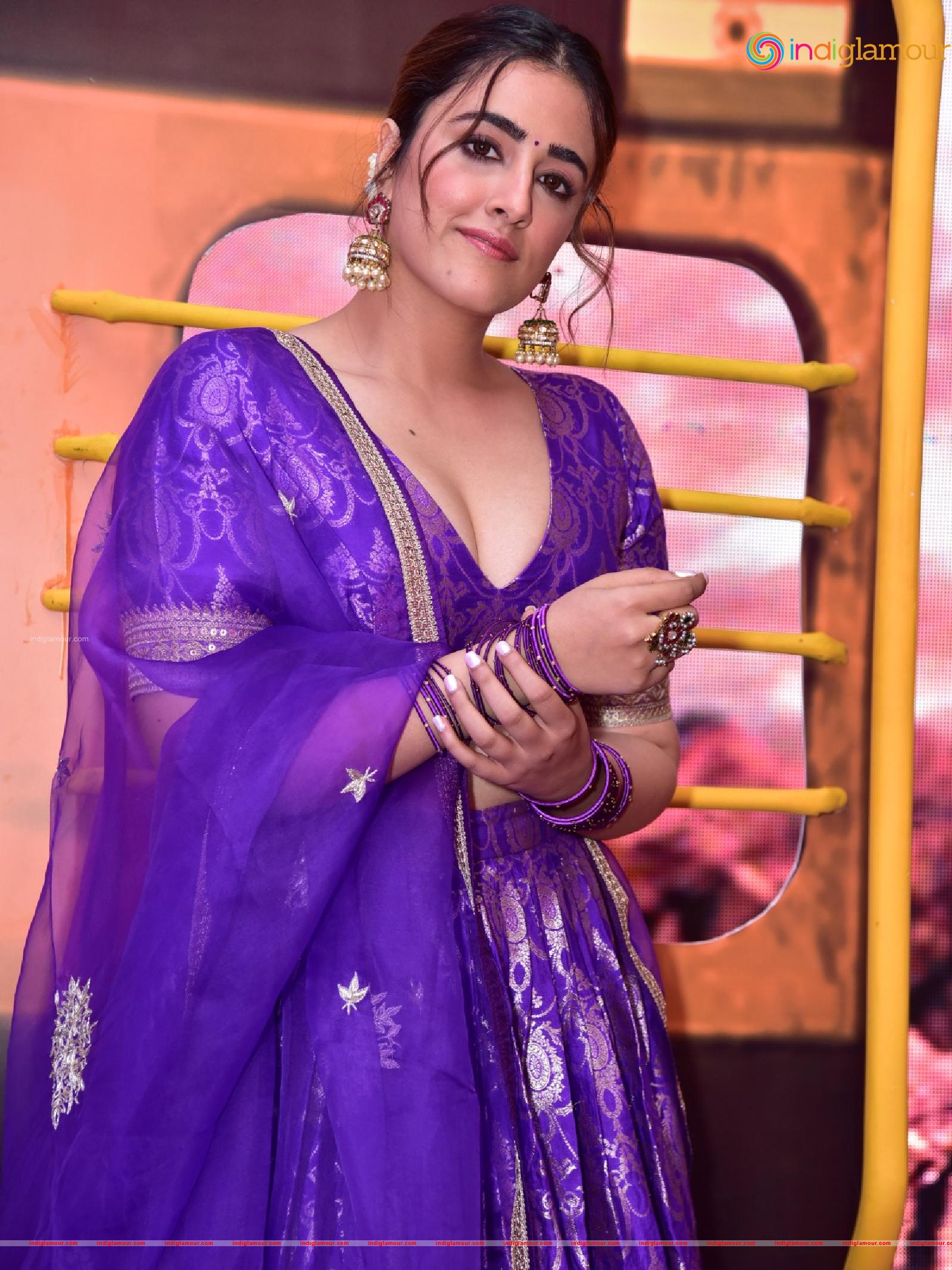 Nupur Sanon Actress hd photo