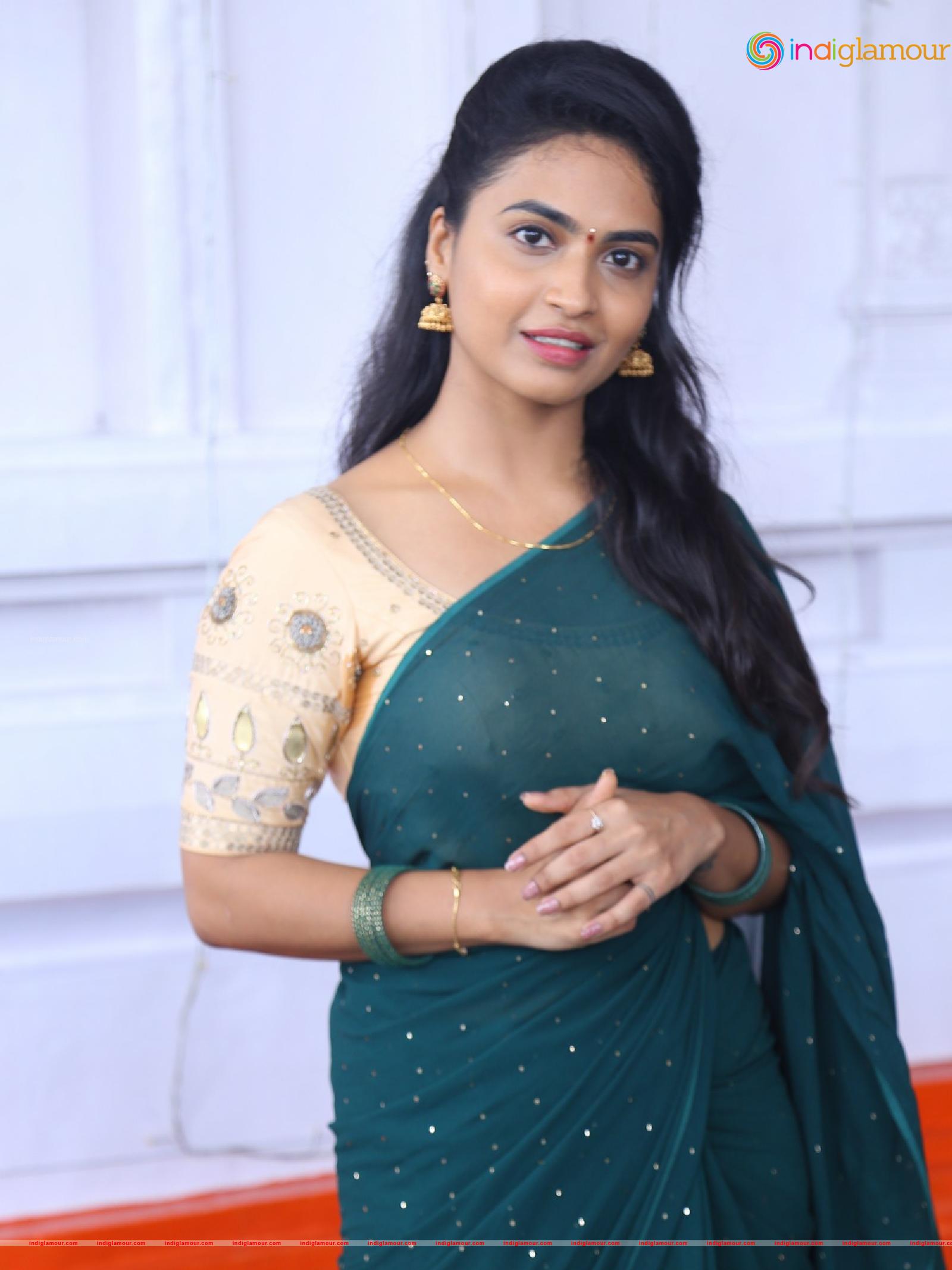 Harika Alekhya Actress hd photo
