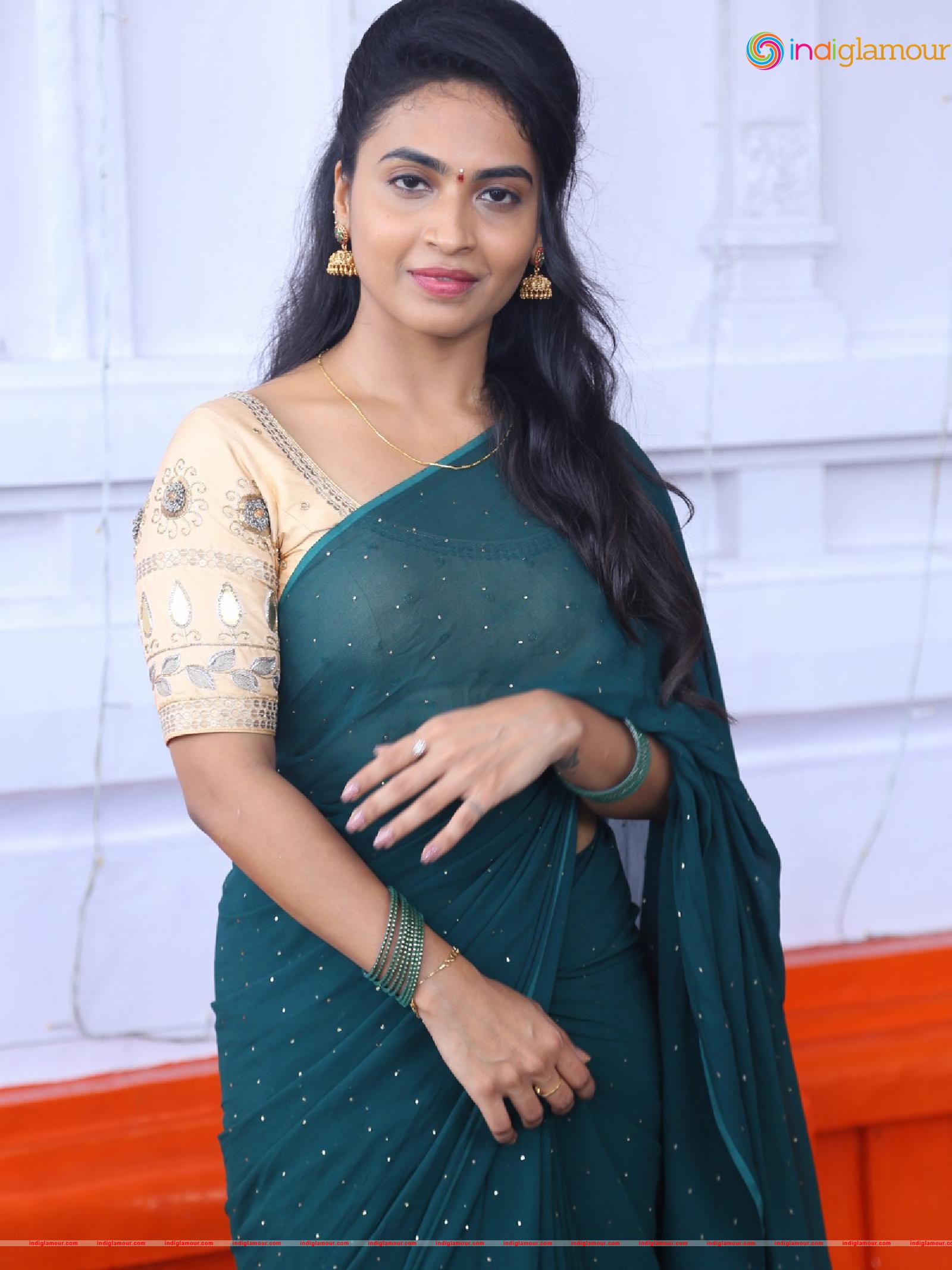 Harika Alekhya Actress hd photo