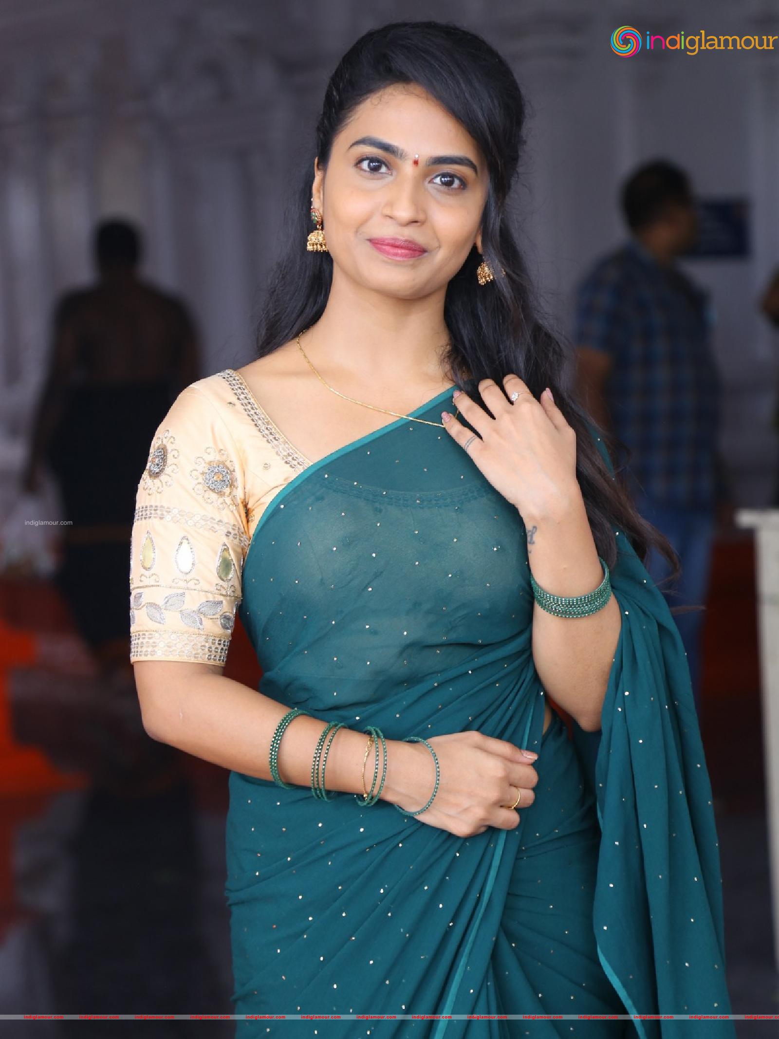 Harika Alekhya Actress hd photo