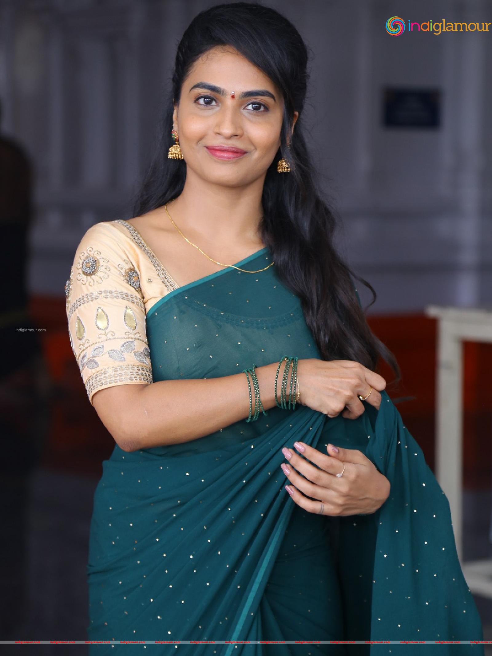Harika Alekhya Actress hd photo