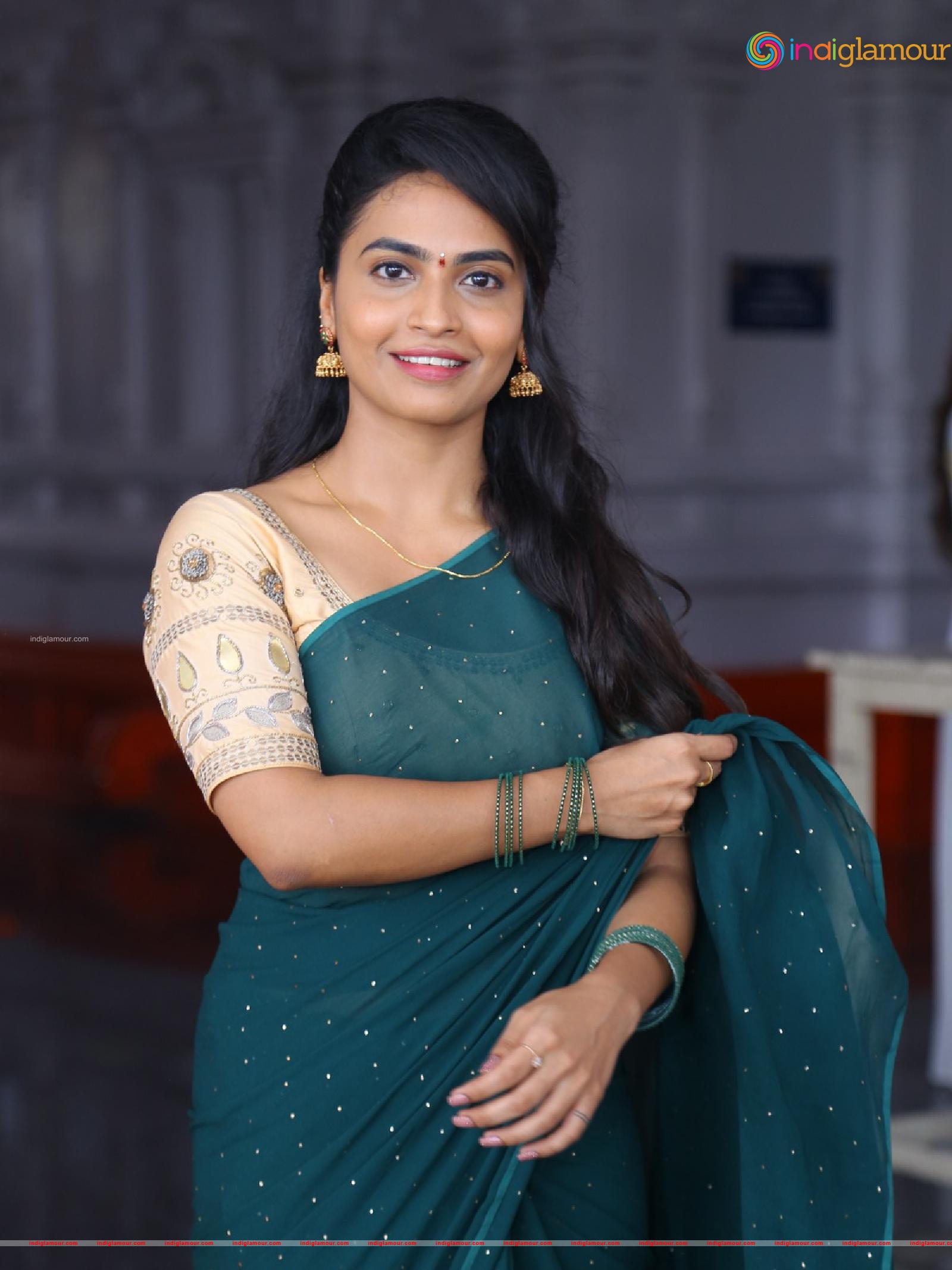 Harika Alekhya Actress hd photo