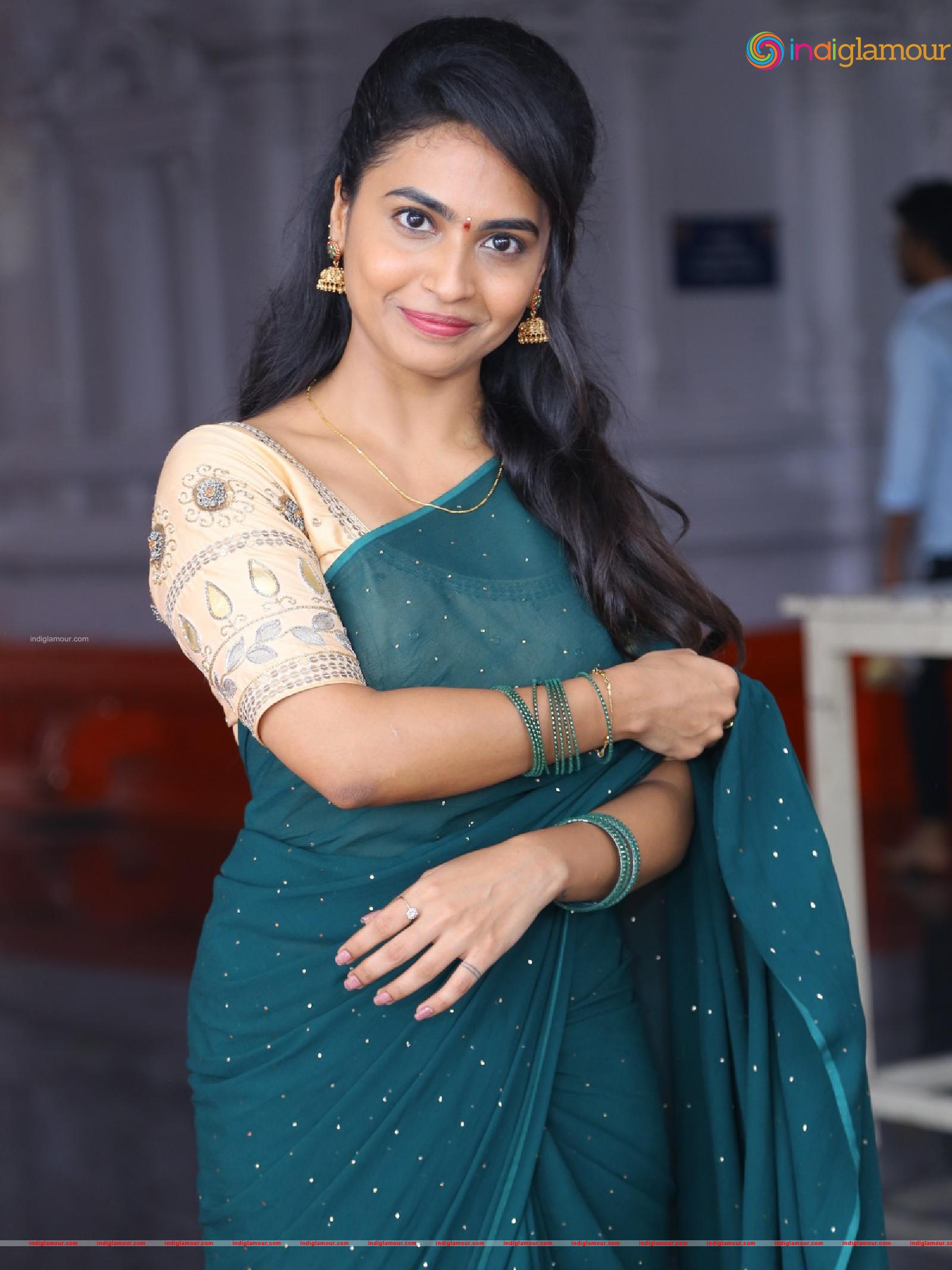 Harika Alekhya Actress hd photo