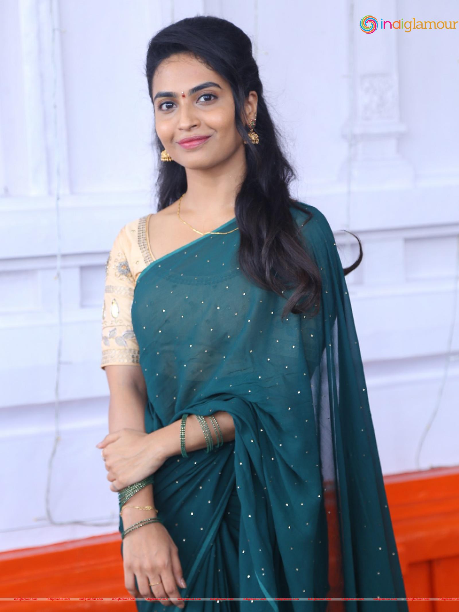Harika Alekhya Actress hd photo