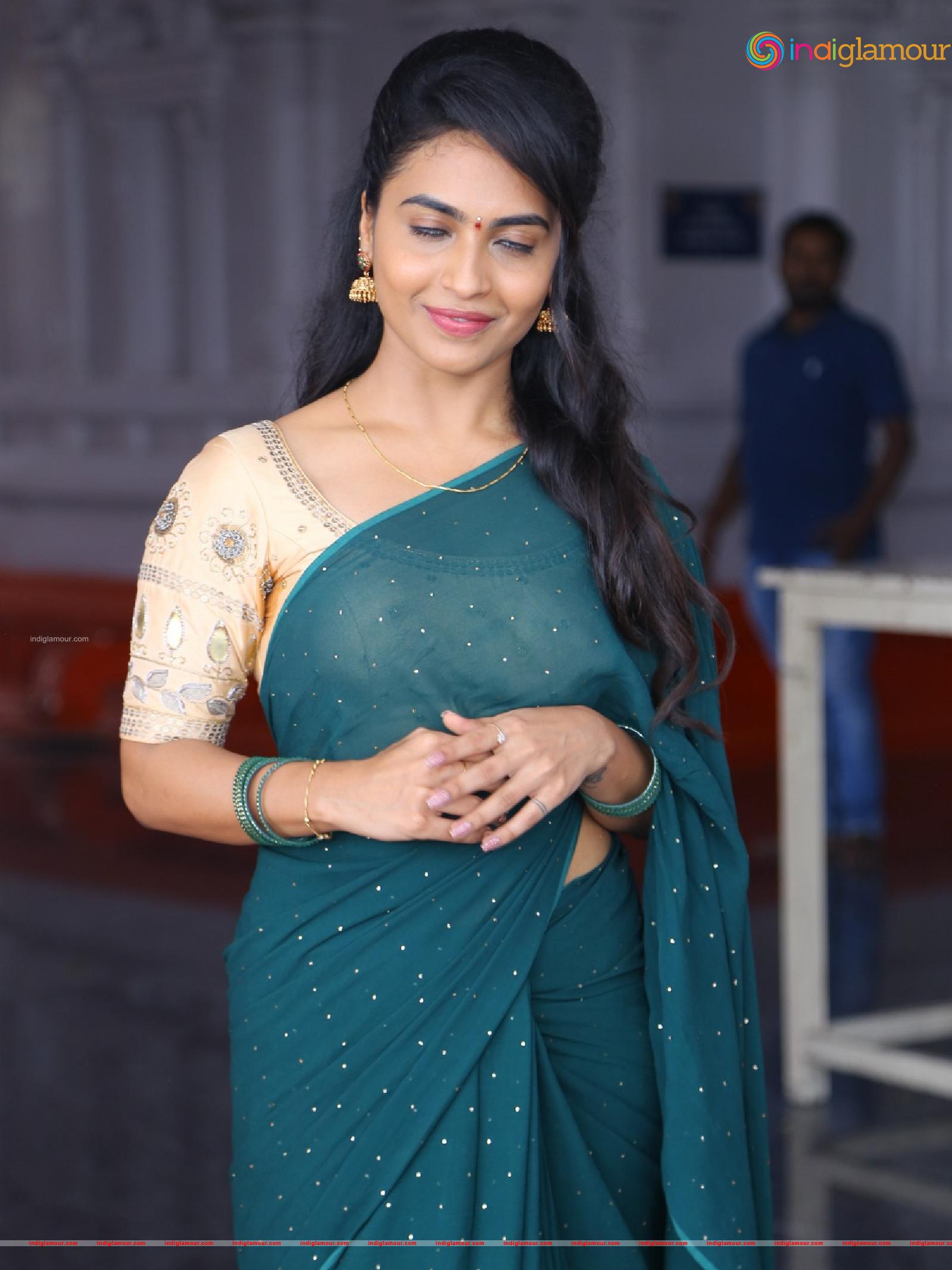 Harika Alekhya Actress hd photo