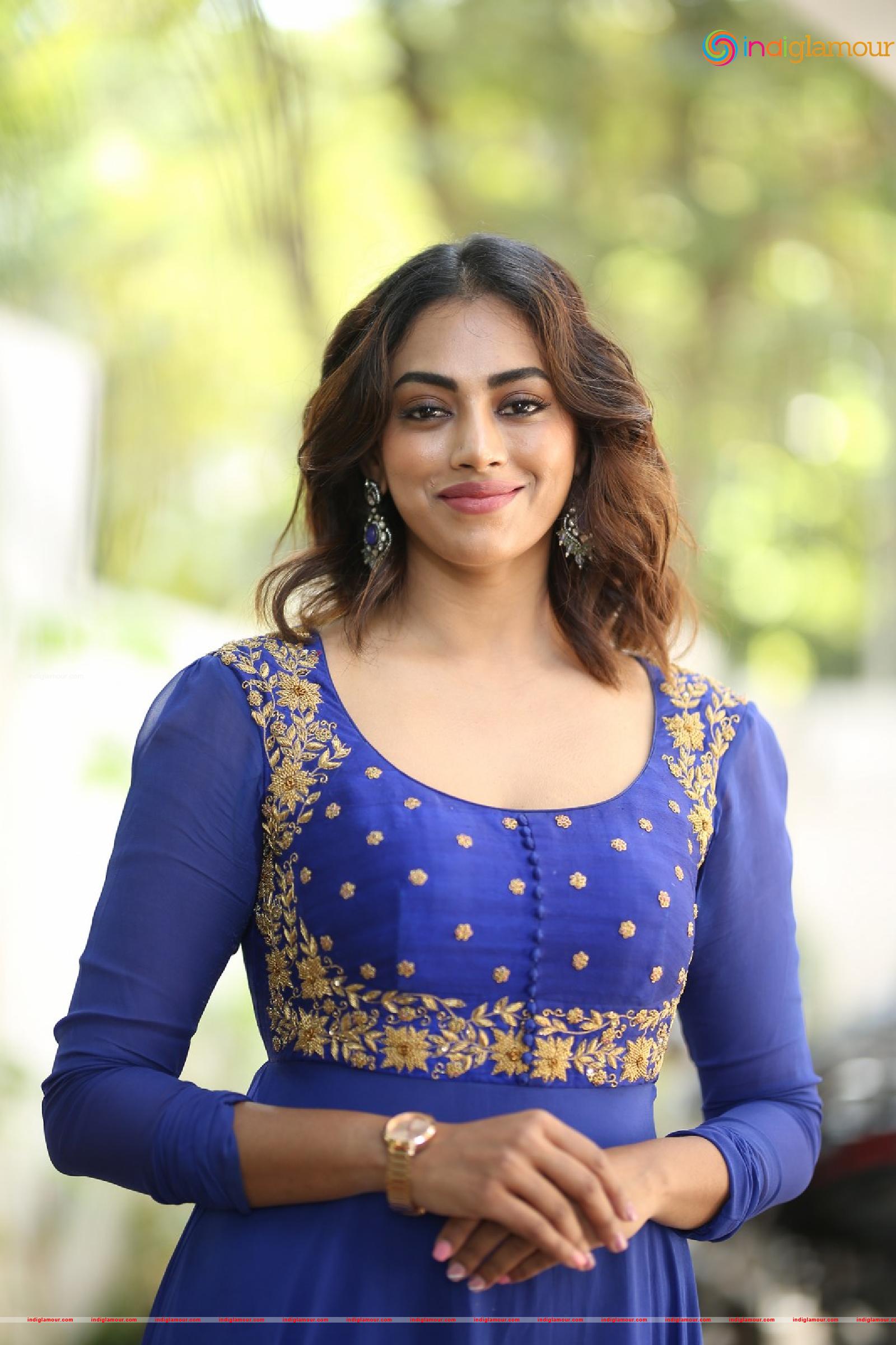 Kamakshi Bhaskarla Actress hd photo
