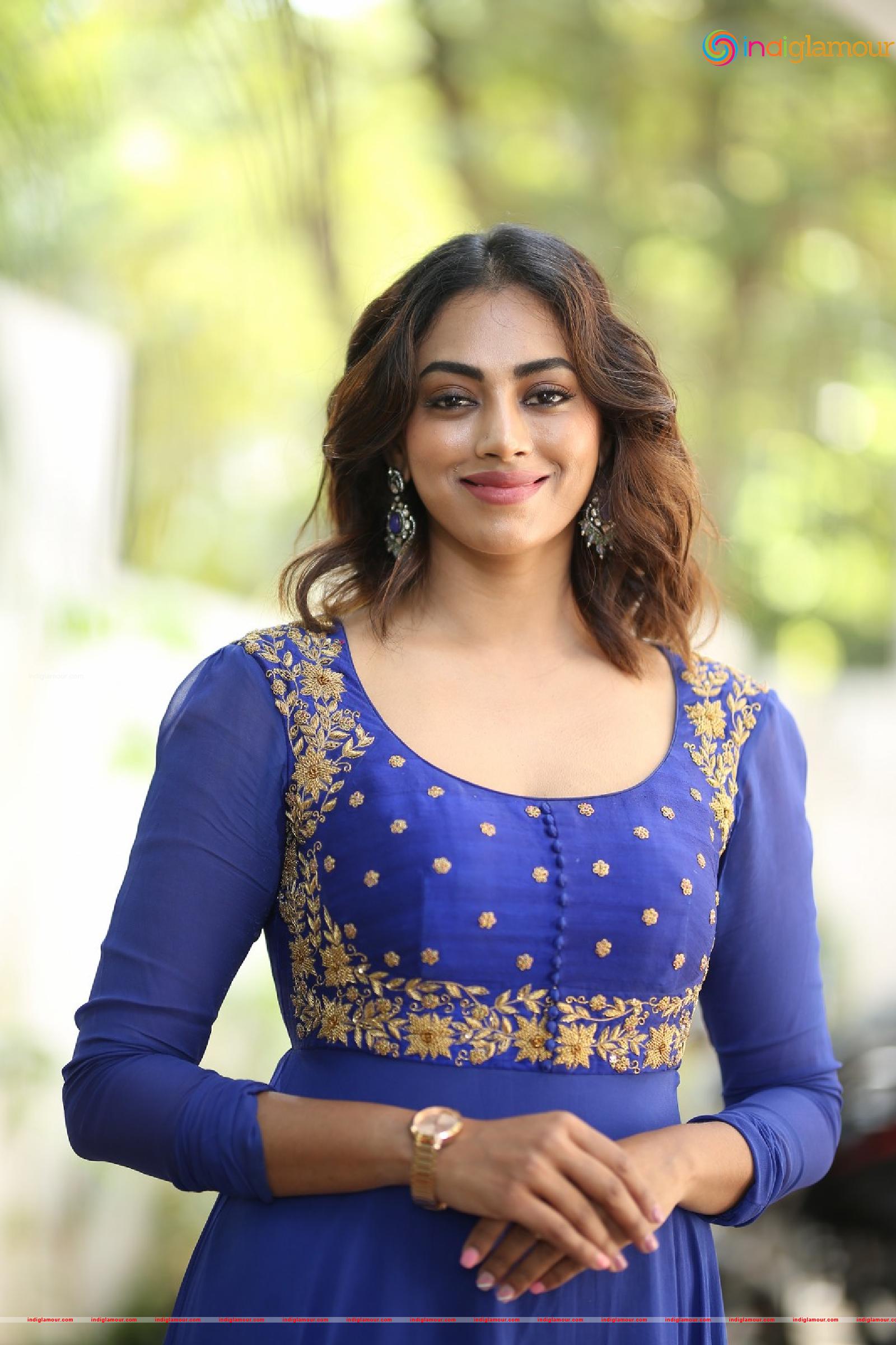 Kamakshi Bhaskarla Actress hd photo
