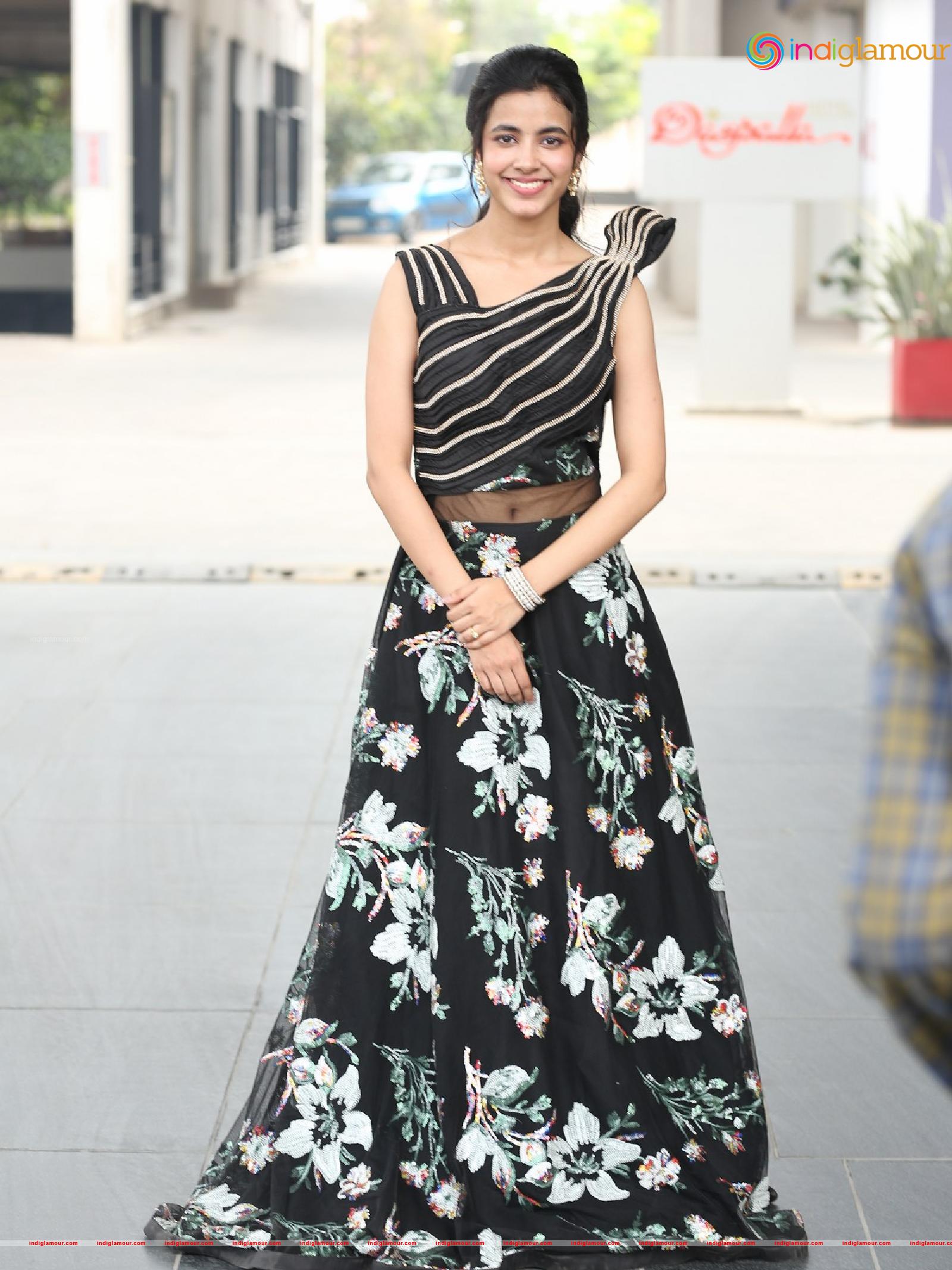 Shivani Nagaram Actress hd photo