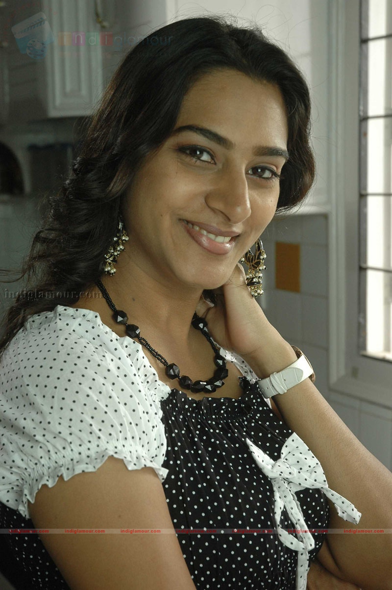Gentleman Movie hd photo