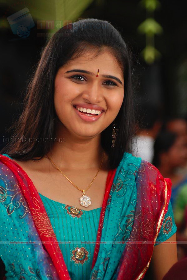 Hasini Movie hd photo