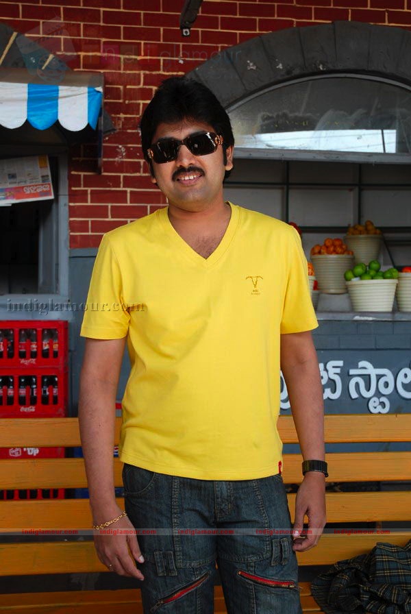 Hasini Movie hd photo