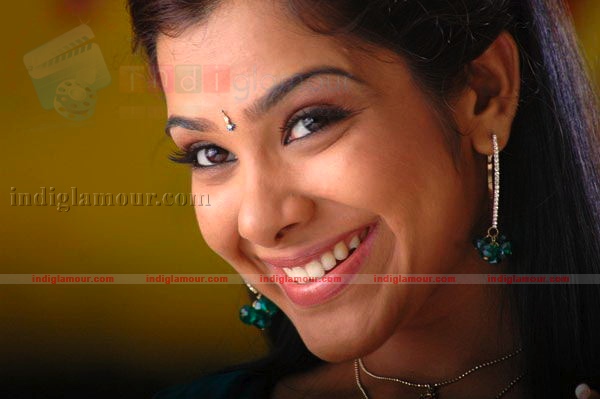 Hasini Movie hd photo
