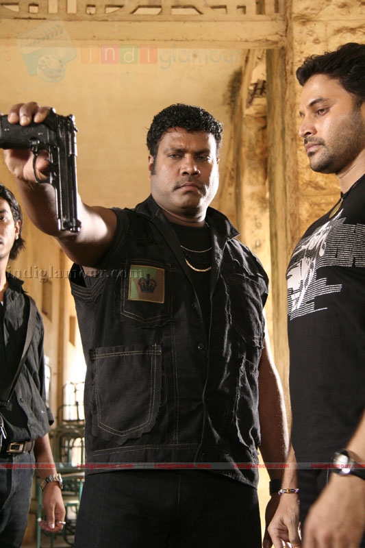 Iddaru Monagallu Movie hd photo