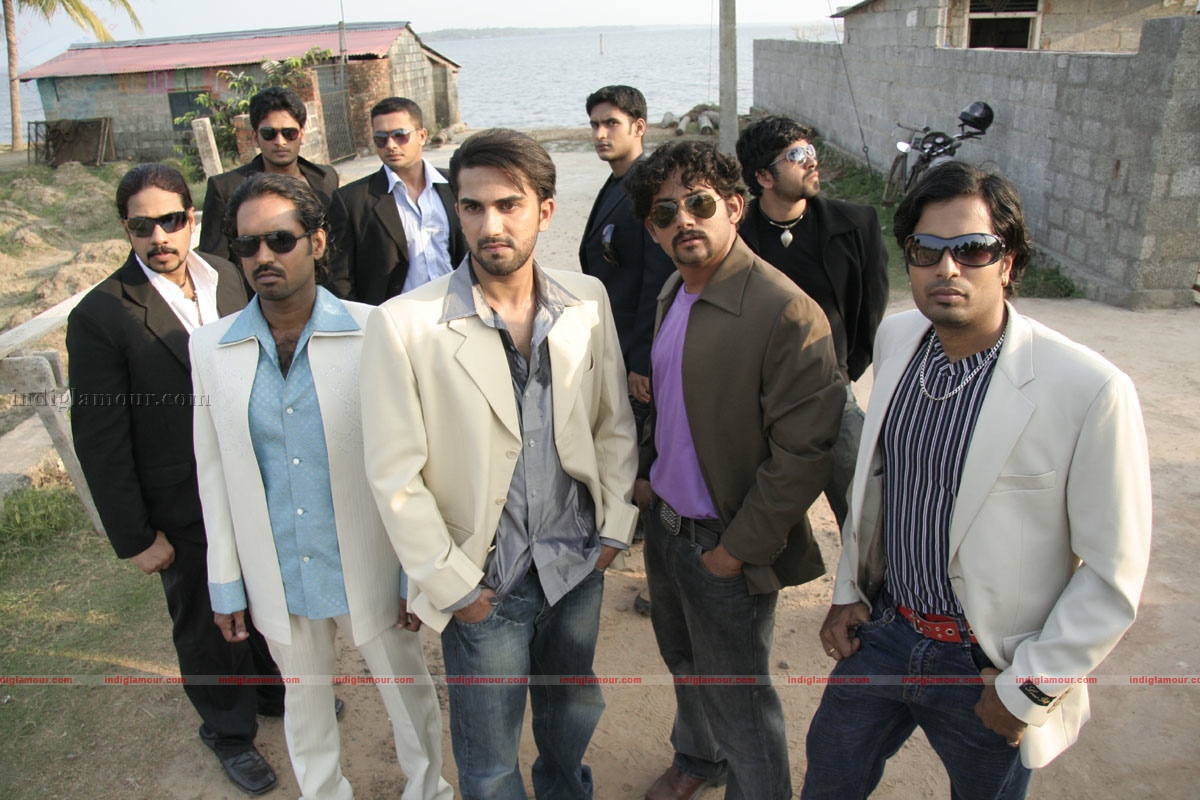 Iddaru Monagallu Movie hd photo
