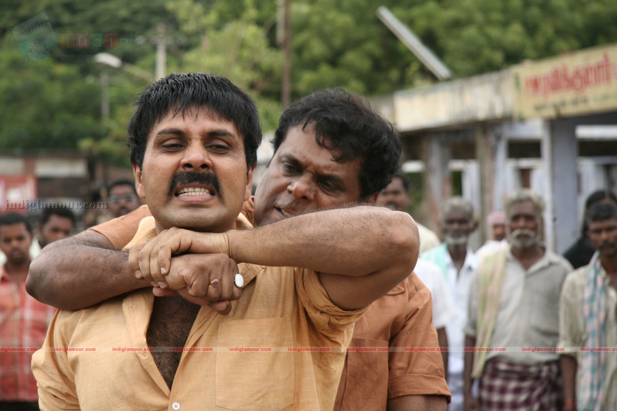 Iddaru Monagallu Movie hd photo