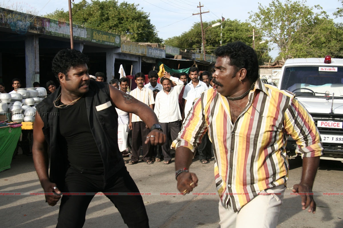 Iddaru Monagallu Movie hd photo