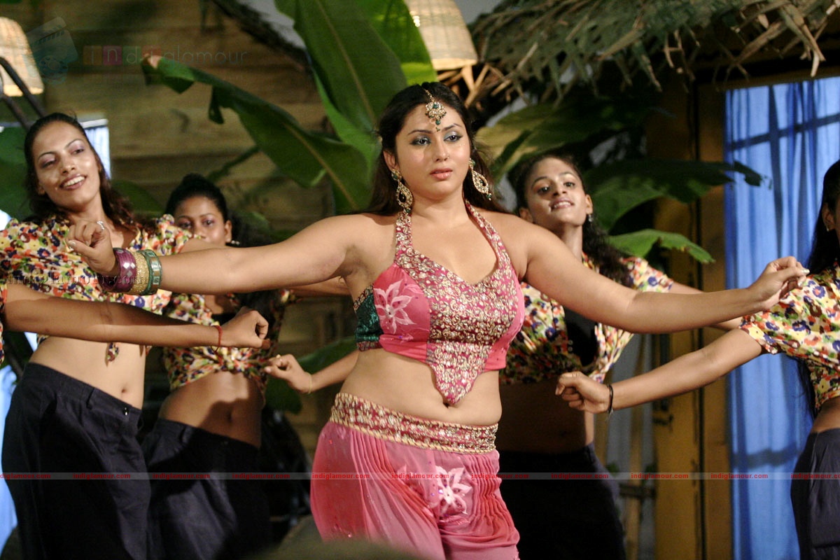 Iddaru Monagallu Movie hd photo