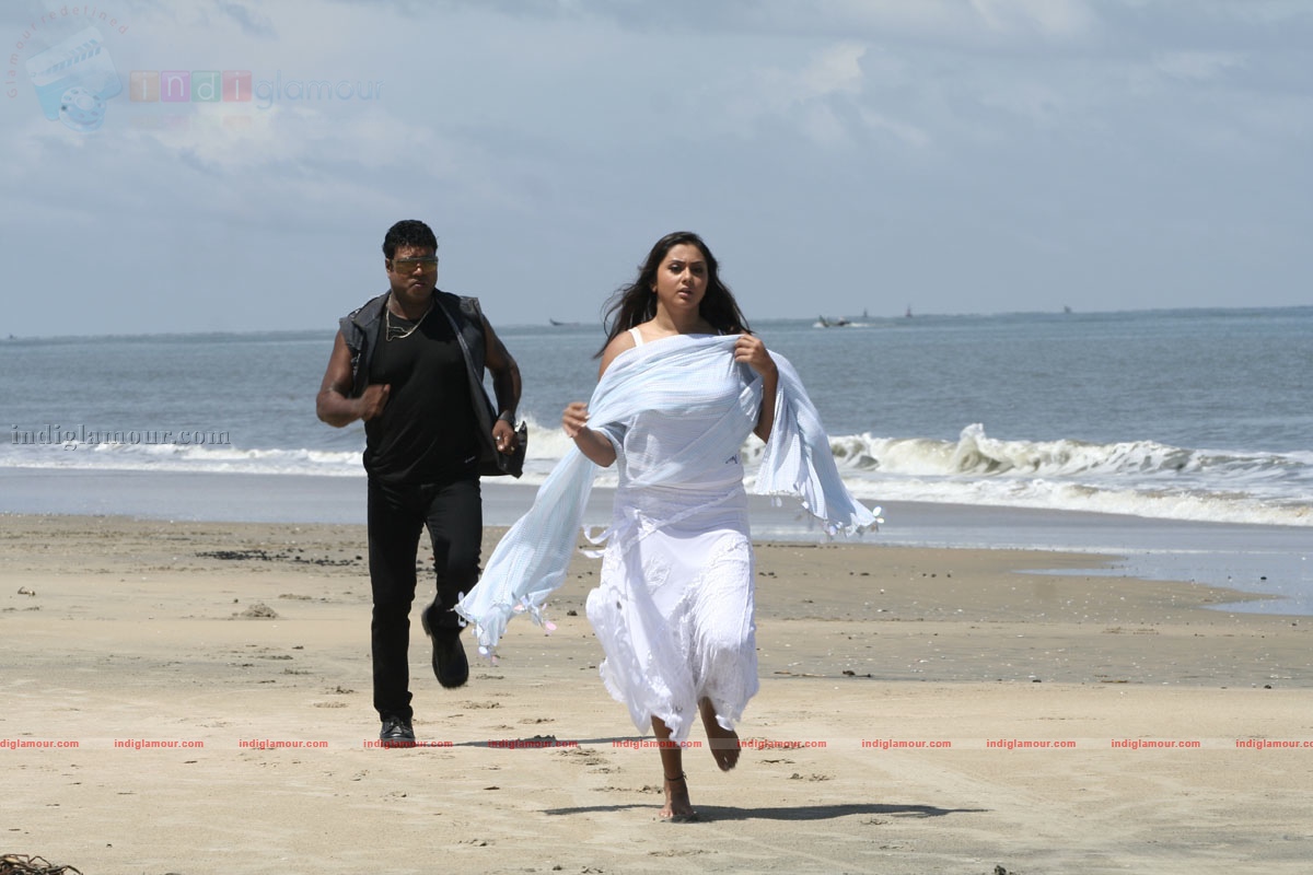 Iddaru Monagallu Movie hd photo