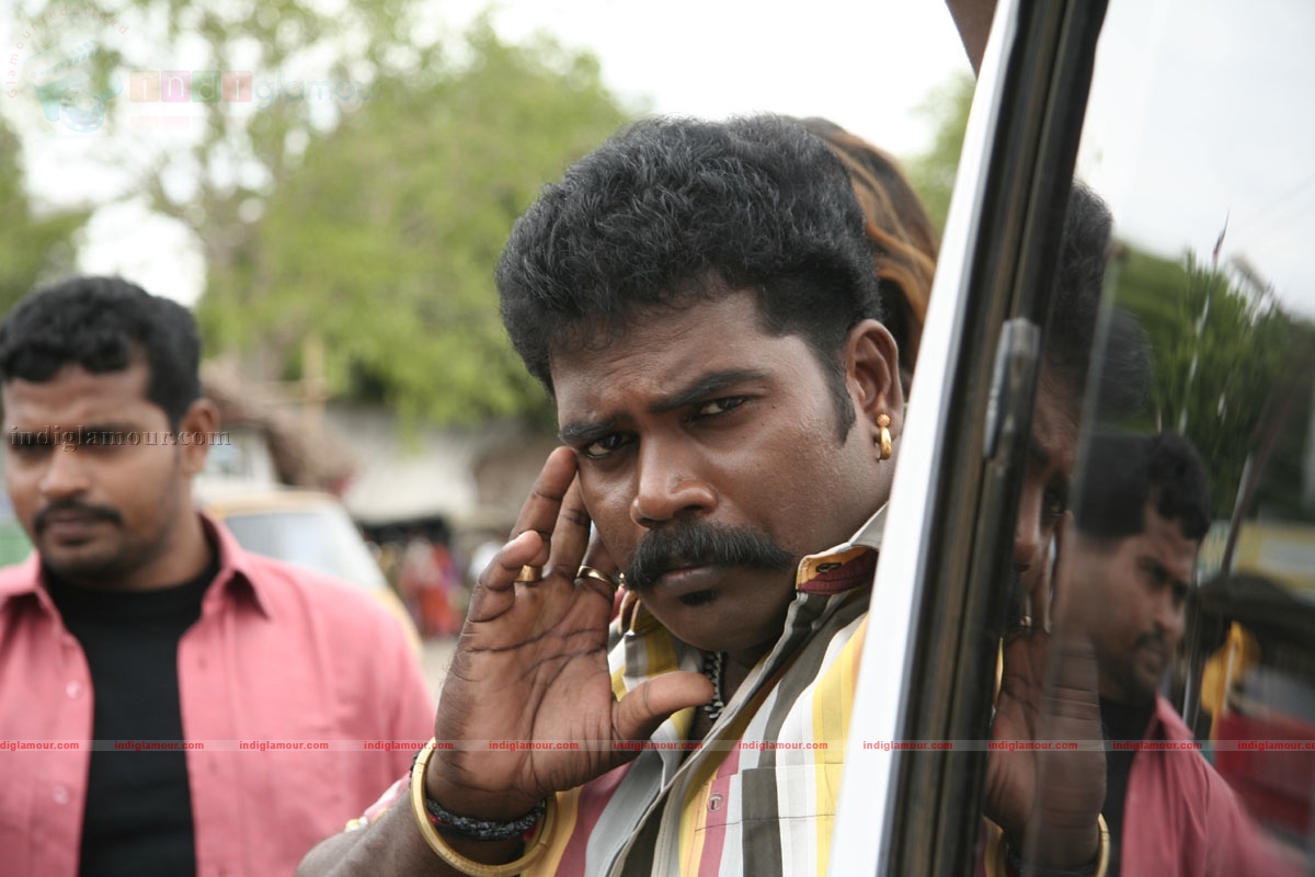 Iddaru Monagallu Movie hd photo