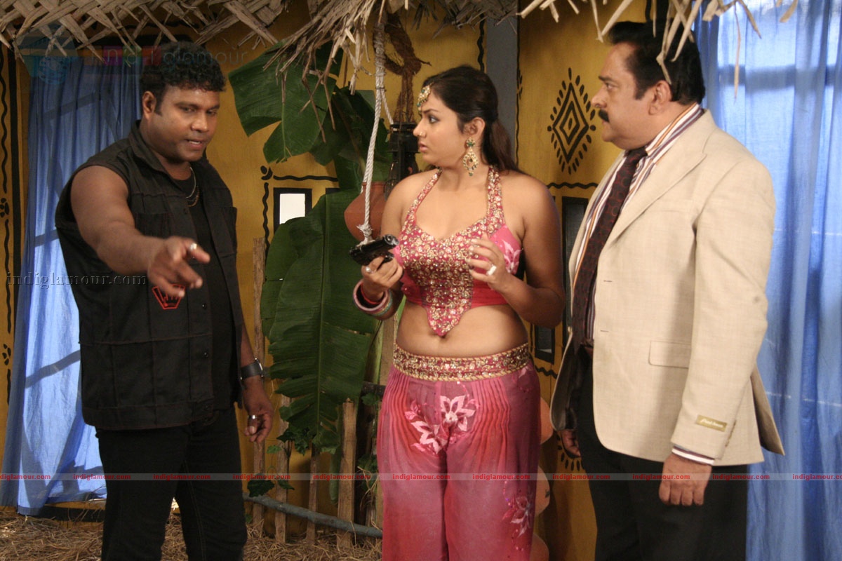 Iddaru Monagallu Movie hd photo