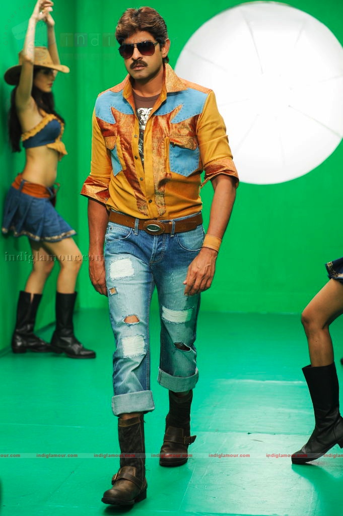 Pravarakyudu Movie hd photo