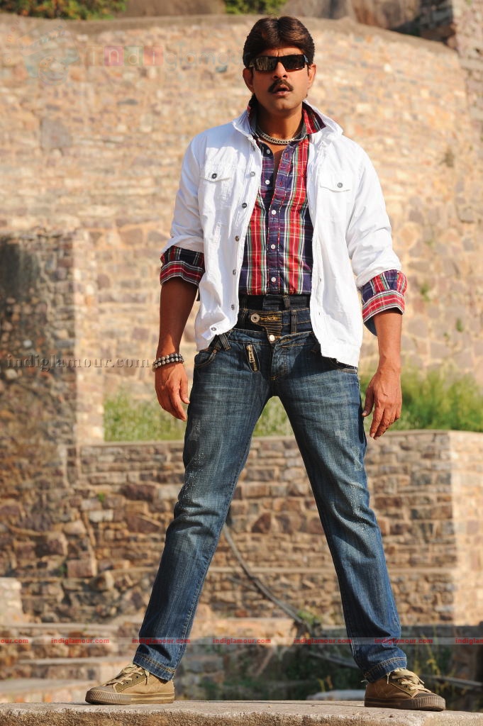 Pravarakyudu Movie hd photo