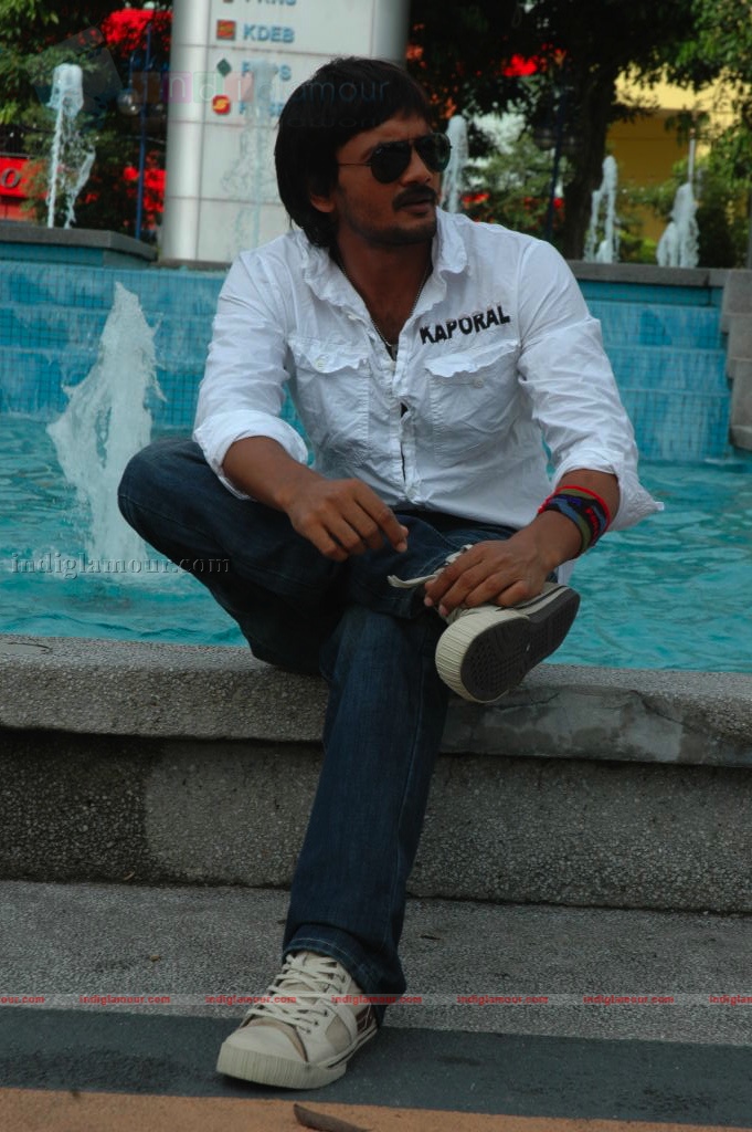 Vaade Kaavali Movie hd photo