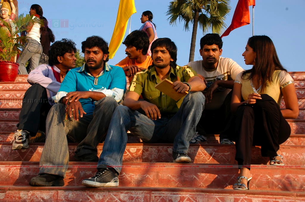 Vaade Kaavali Movie hd photo