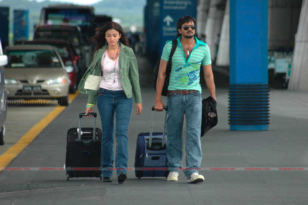 Vaade Kaavali Movie hd photo
