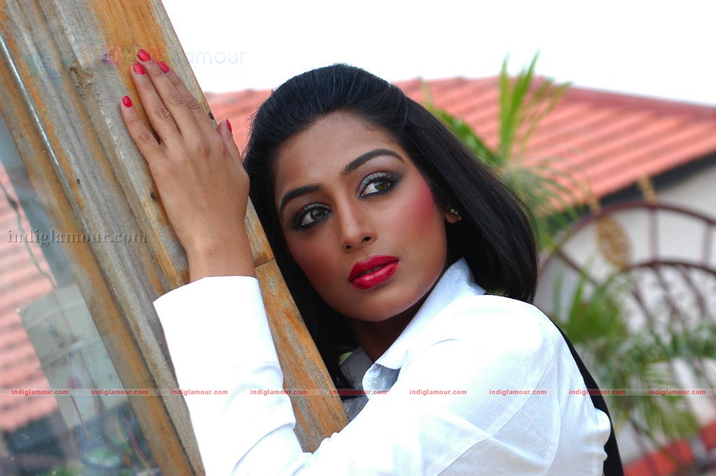 Andari Bhanduvaya Movie hd photo