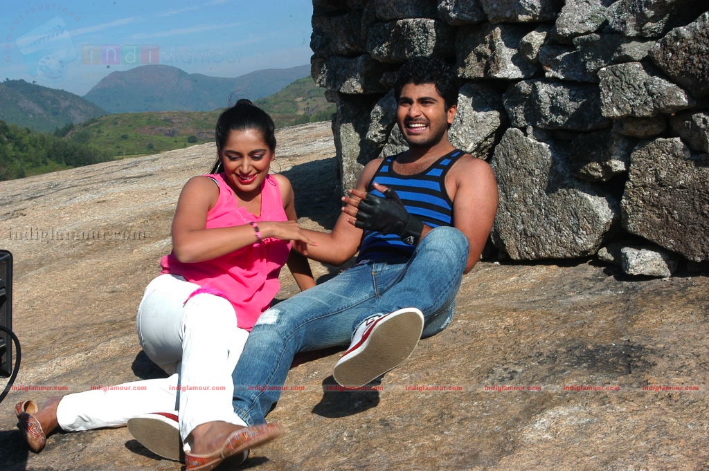 Andari Bhanduvaya Movie hd photo