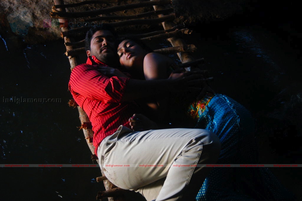 Andari Bhanduvaya Movie hd photo