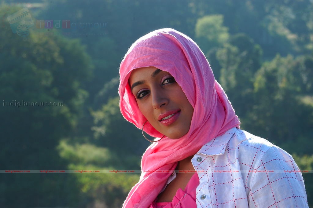 Andari Bhanduvaya Movie hd photo