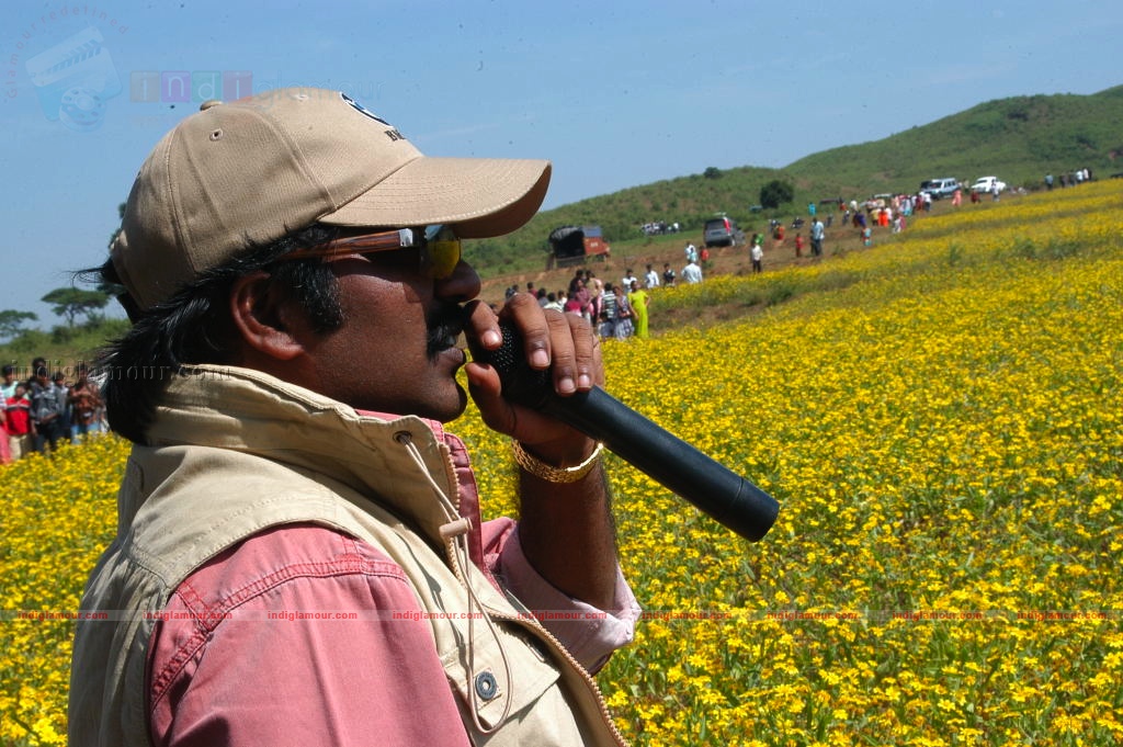 Andari Bhanduvaya Movie hd photo