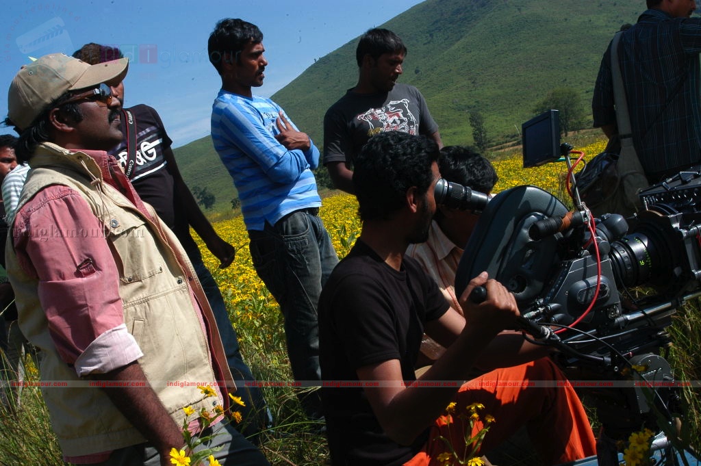 Andari Bhanduvaya Movie hd photo