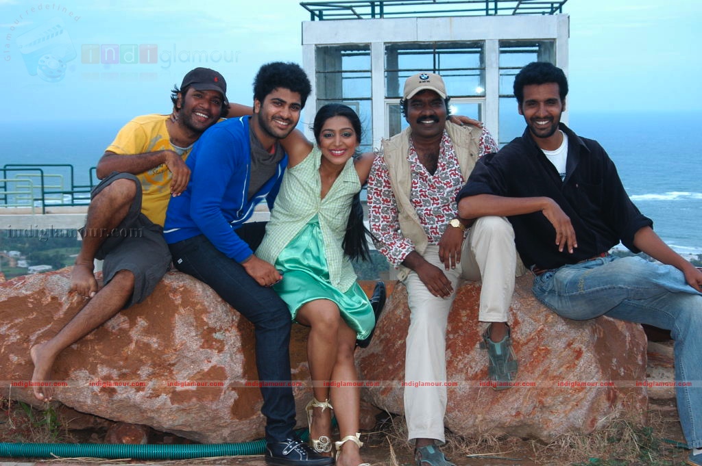 Andari Bhanduvaya Movie hd photo