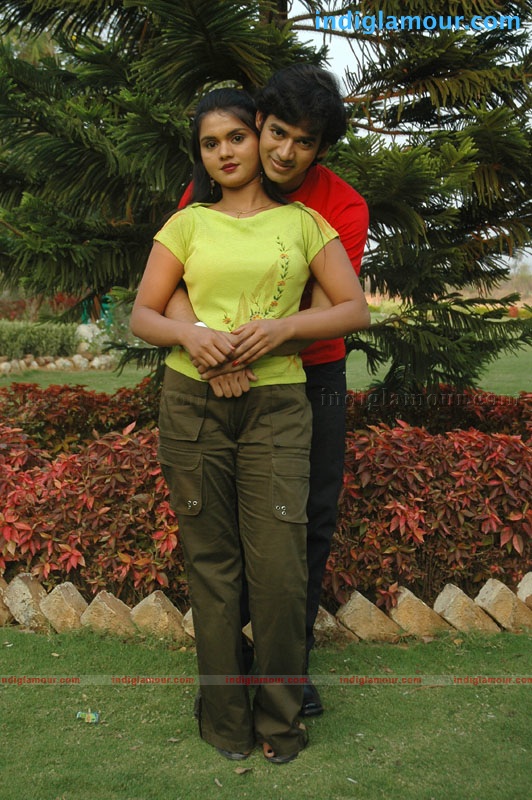 Chetilo Cheyyesi Movie hd photo