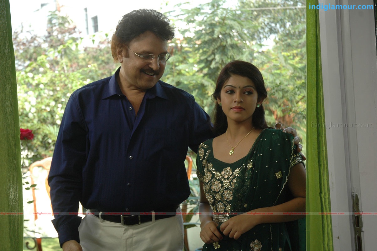 Chetilo Cheyyesi Movie hd photo