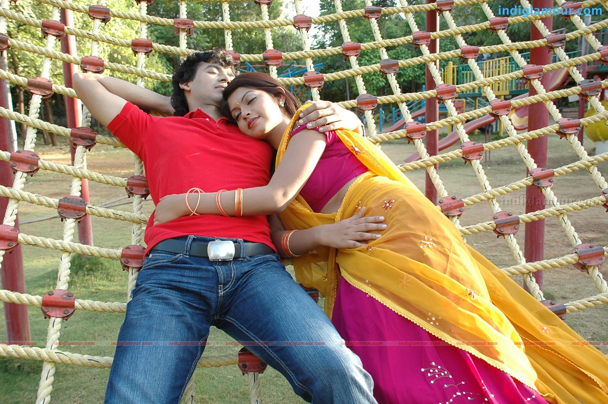 Chetilo Cheyyesi Movie hd photo