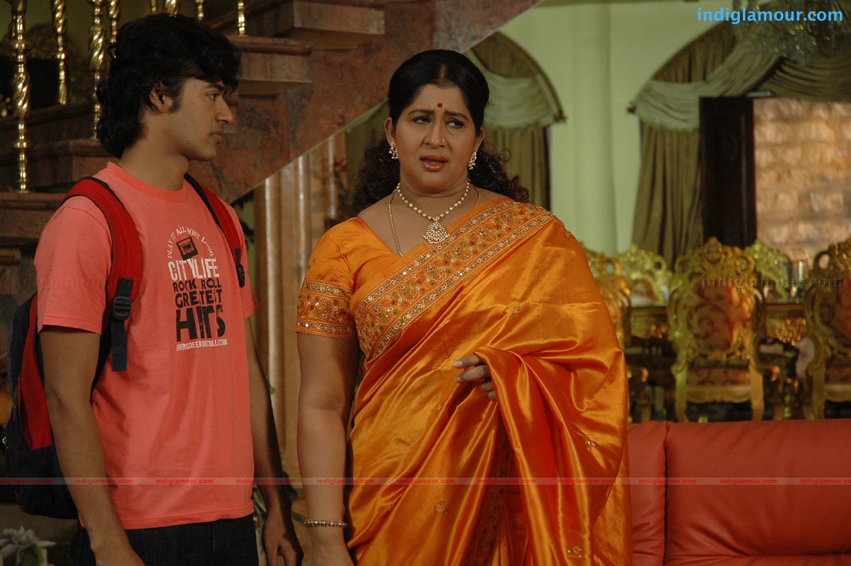 Chetilo Cheyyesi Movie hd photo