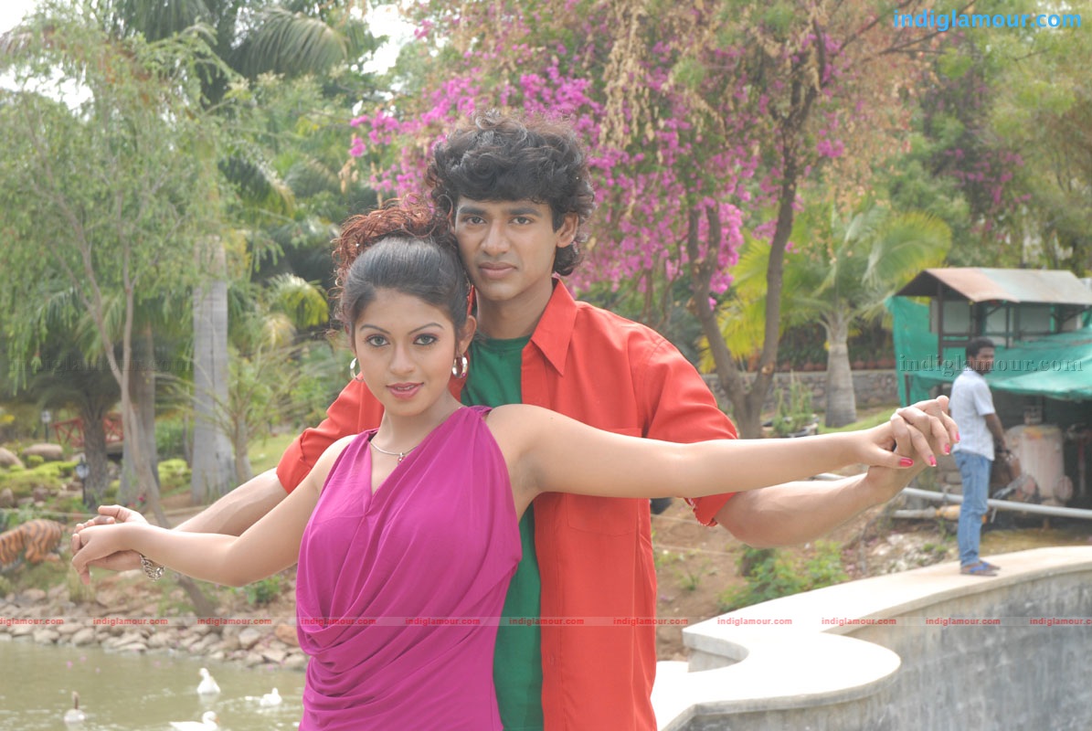 Chetilo Cheyyesi Movie hd photo