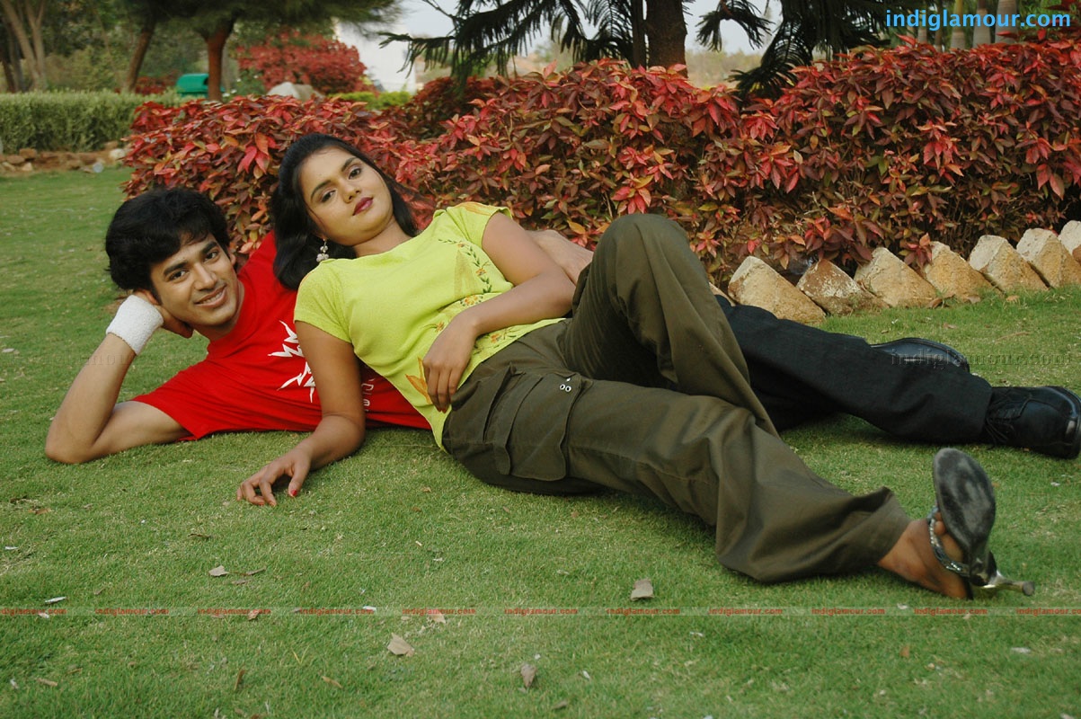 Chetilo Cheyyesi Movie hd photo