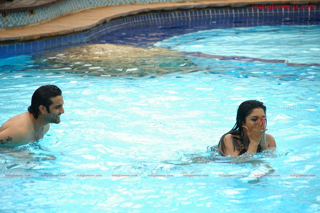 Chukkalanti Ammayi Chakkananina Abbayi Movie hd photo