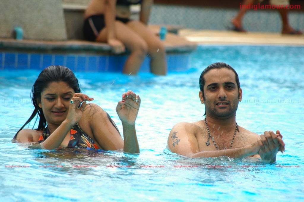 Chukkalanti Ammayi Chakkananina Abbayi Movie hd photo