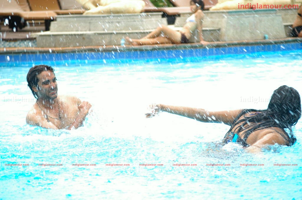 Chukkalanti Ammayi Chakkananina Abbayi Movie hd photo