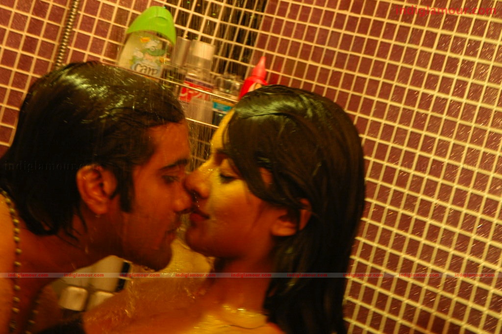 Chukkalanti Ammayi Chakkananina Abbayi Movie hd photo
